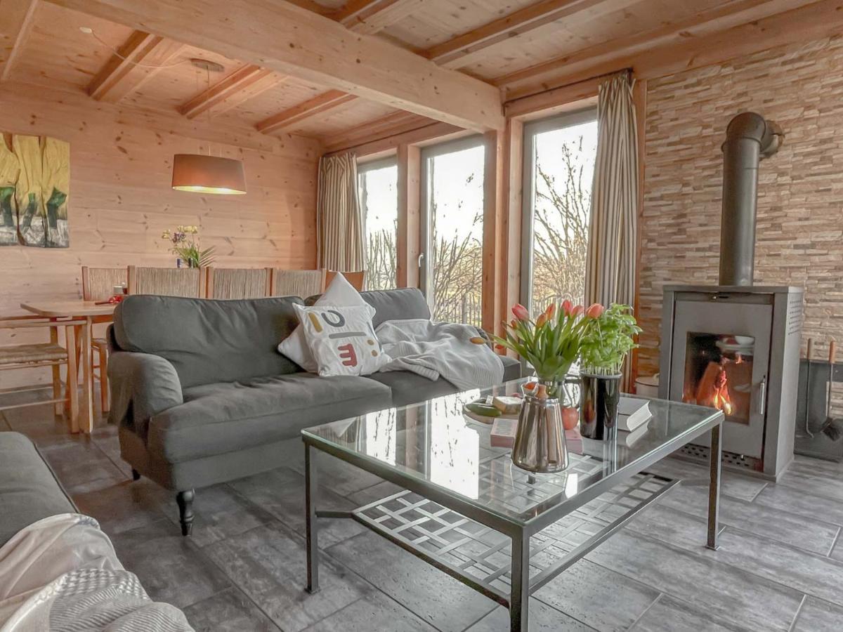 Traumhaff Kuestenchalets - Einzigartige Chalets An Der Ostsee. Ganz Aus Laerchenholz Mit Kamin Und Sauna Vogelsang-Warsin Εξωτερικό φωτογραφία