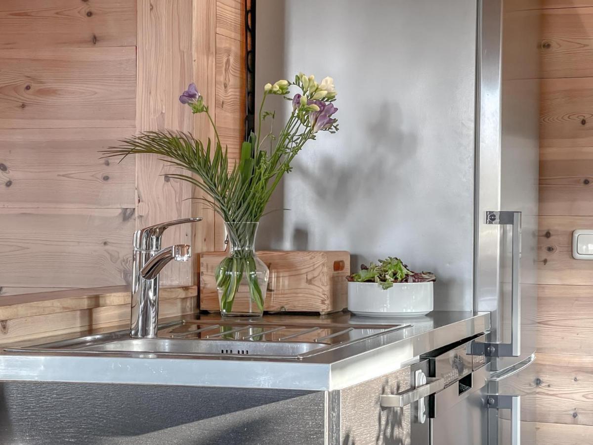 Traumhaff Kuestenchalets - Einzigartige Chalets An Der Ostsee. Ganz Aus Laerchenholz Mit Kamin Und Sauna Vogelsang-Warsin Εξωτερικό φωτογραφία