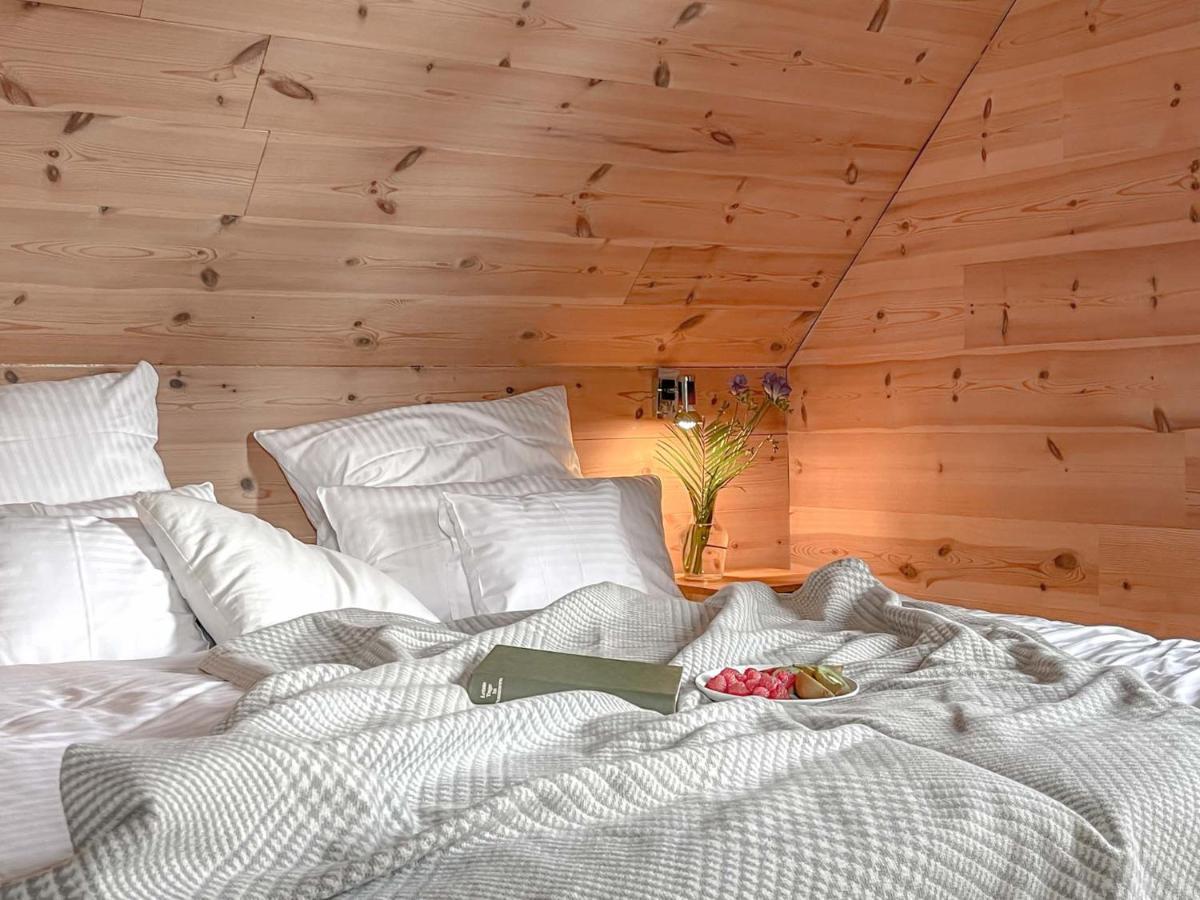 Traumhaff Kuestenchalets - Einzigartige Chalets An Der Ostsee. Ganz Aus Laerchenholz Mit Kamin Und Sauna Vogelsang-Warsin Εξωτερικό φωτογραφία