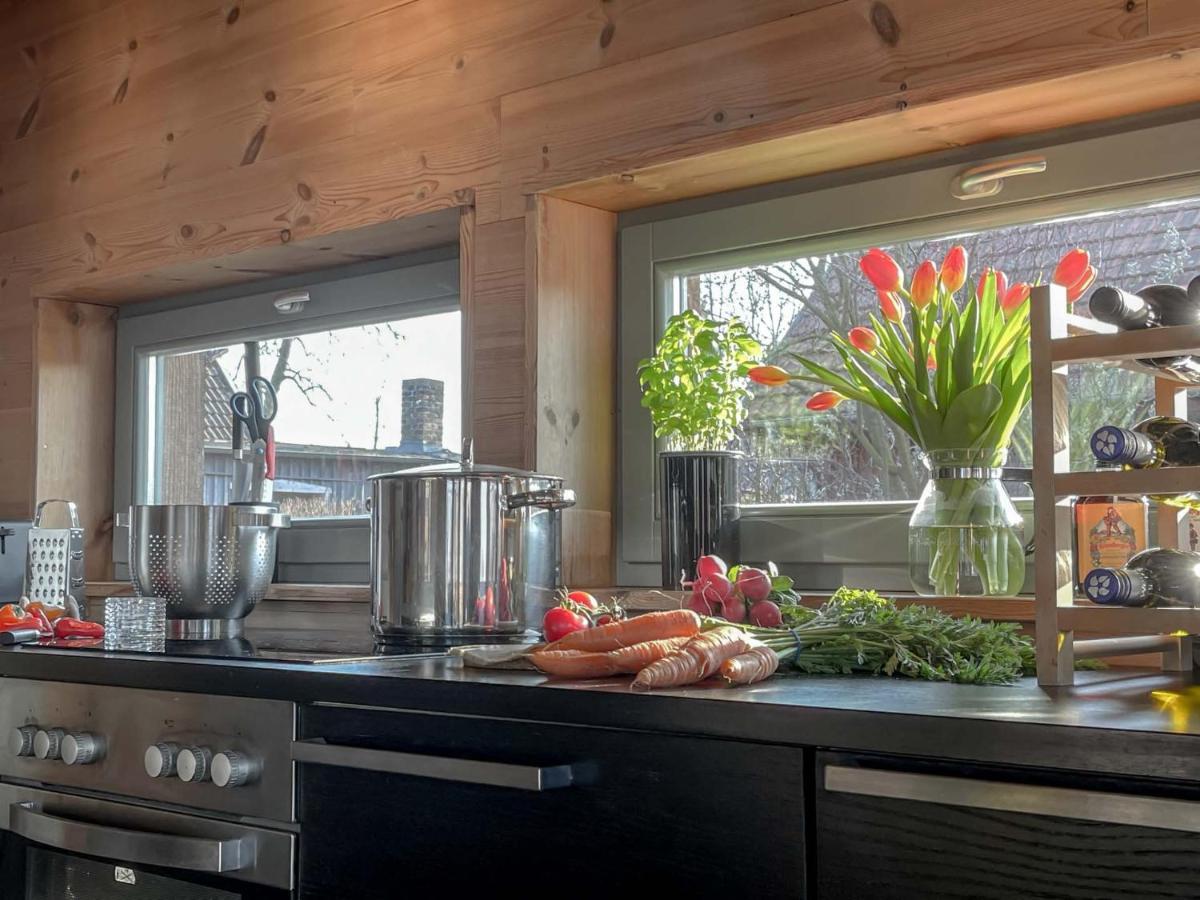 Traumhaff Kuestenchalets - Einzigartige Chalets An Der Ostsee. Ganz Aus Laerchenholz Mit Kamin Und Sauna Vogelsang-Warsin Εξωτερικό φωτογραφία