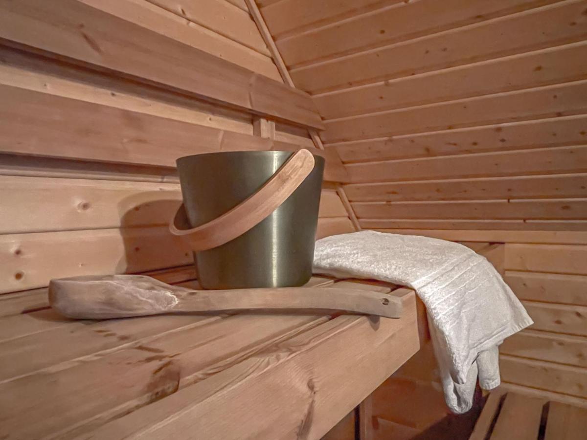 Traumhaff Kuestenchalets - Einzigartige Chalets An Der Ostsee. Ganz Aus Laerchenholz Mit Kamin Und Sauna Vogelsang-Warsin Εξωτερικό φωτογραφία