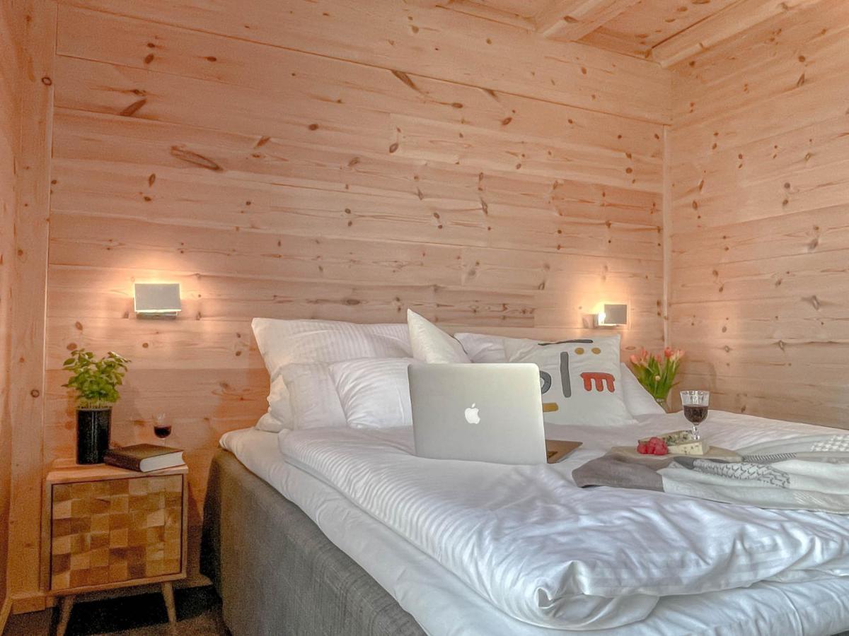 Traumhaff Kuestenchalets - Einzigartige Chalets An Der Ostsee. Ganz Aus Laerchenholz Mit Kamin Und Sauna Vogelsang-Warsin Εξωτερικό φωτογραφία