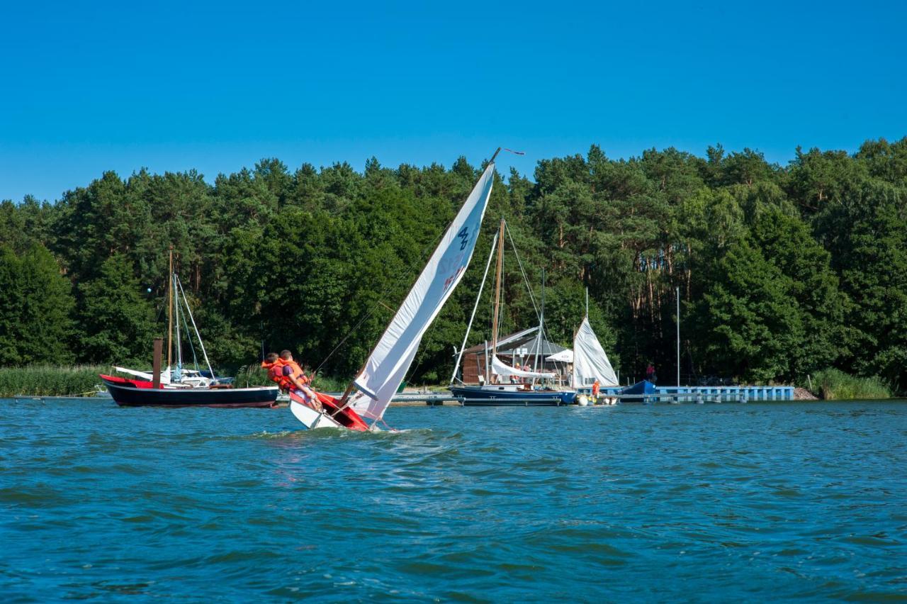 Traumhaff Kuestenchalets - Einzigartige Chalets An Der Ostsee. Ganz Aus Laerchenholz Mit Kamin Und Sauna Vogelsang-Warsin Εξωτερικό φωτογραφία