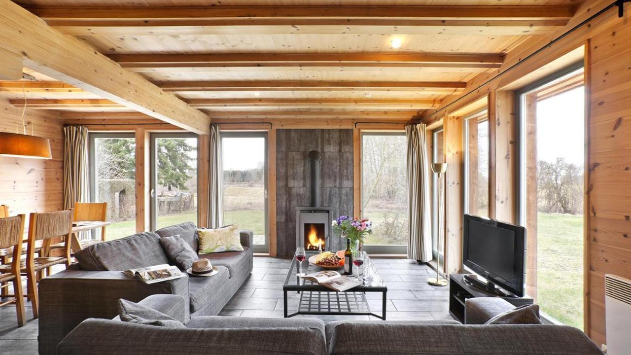 Traumhaff Kuestenchalets - Einzigartige Chalets An Der Ostsee. Ganz Aus Laerchenholz Mit Kamin Und Sauna Vogelsang-Warsin Εξωτερικό φωτογραφία
